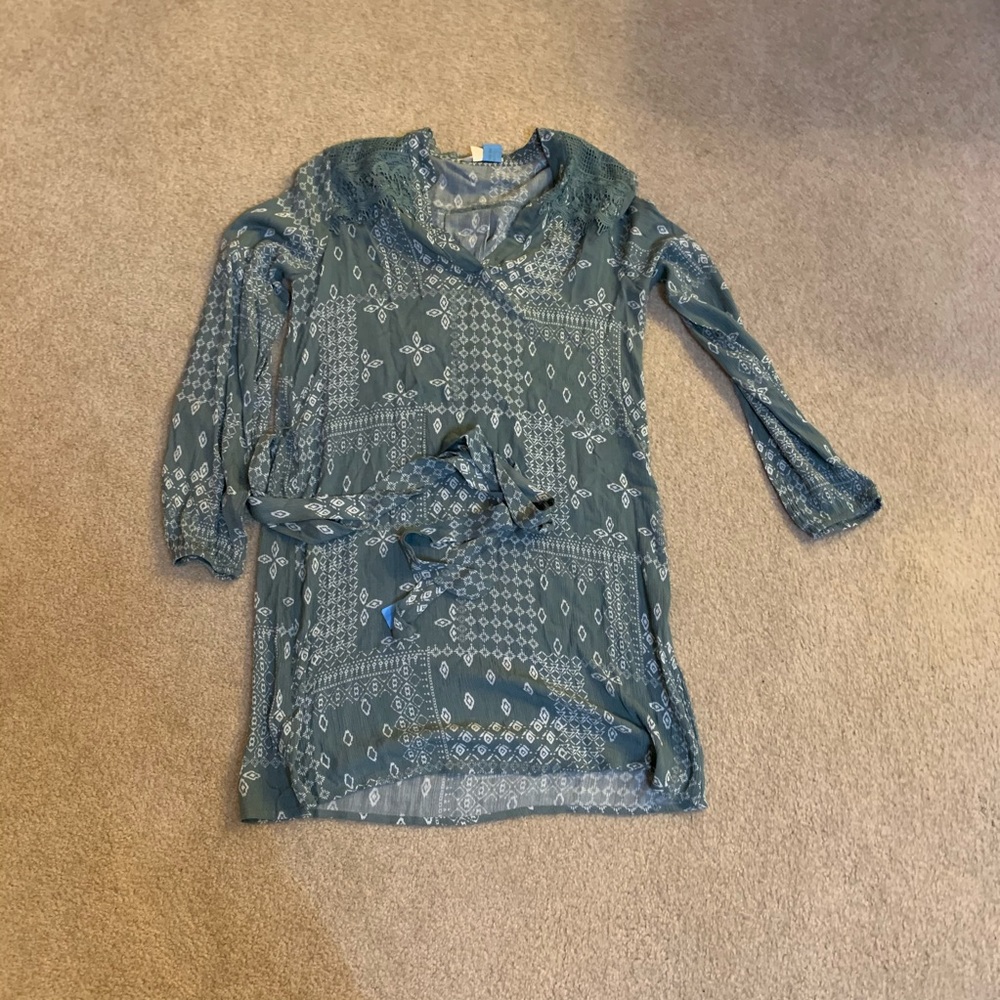 Miami long sleeved blouse. Medium